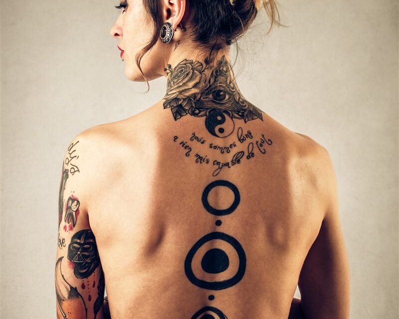 Inspirations pour des tatouages évoquant la colonne vertébrale